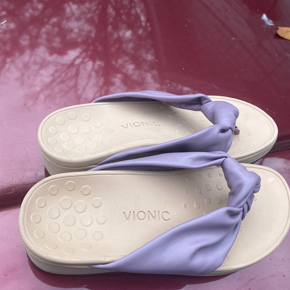 Vionic - Picture 3 of 7